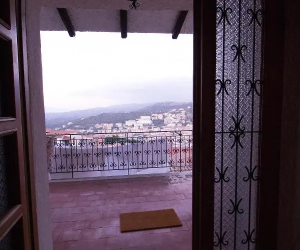 Casa Sui Tetti オツィエーリ